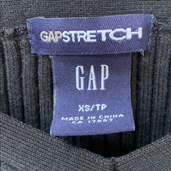 GapStretch Crop Rib Tank Top - Picture 3 of 4
